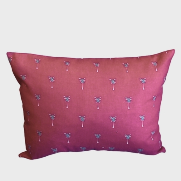 Custom Accent Pillow 19.5" X 14.5" (4 Available) - Picture 4 of 4